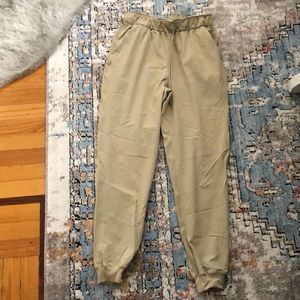 High waisted lulu joggers! Super soft and stretchy